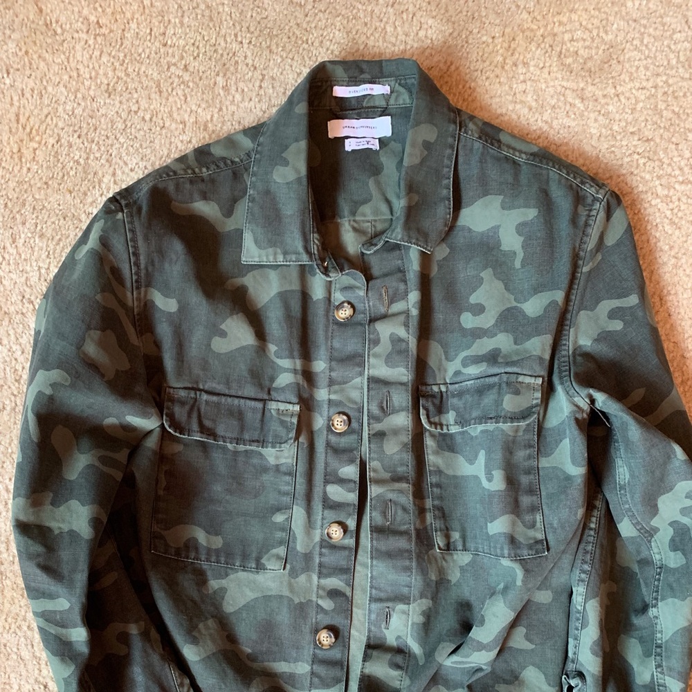 Men’s urban outfitters Camo jacket shirt